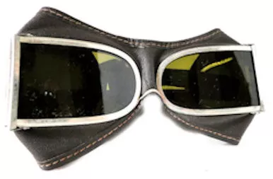 Chinese Aviator Goggle with Leather case
