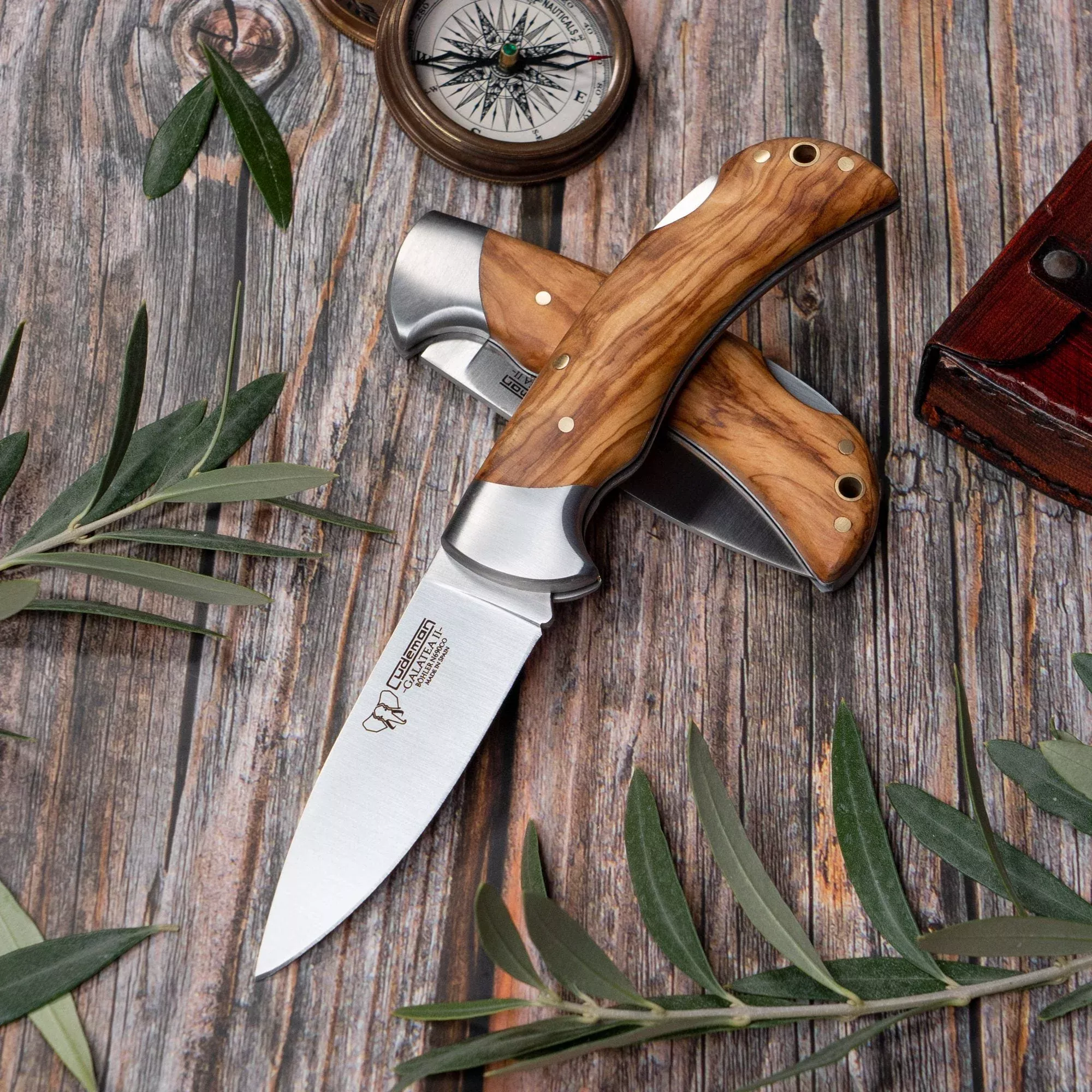CUDEMAN – FOLDING SKINNER 9.5CM STANDARD BLADE, SATIN OLIVE WOOD HANDLE/ NO SHEATH