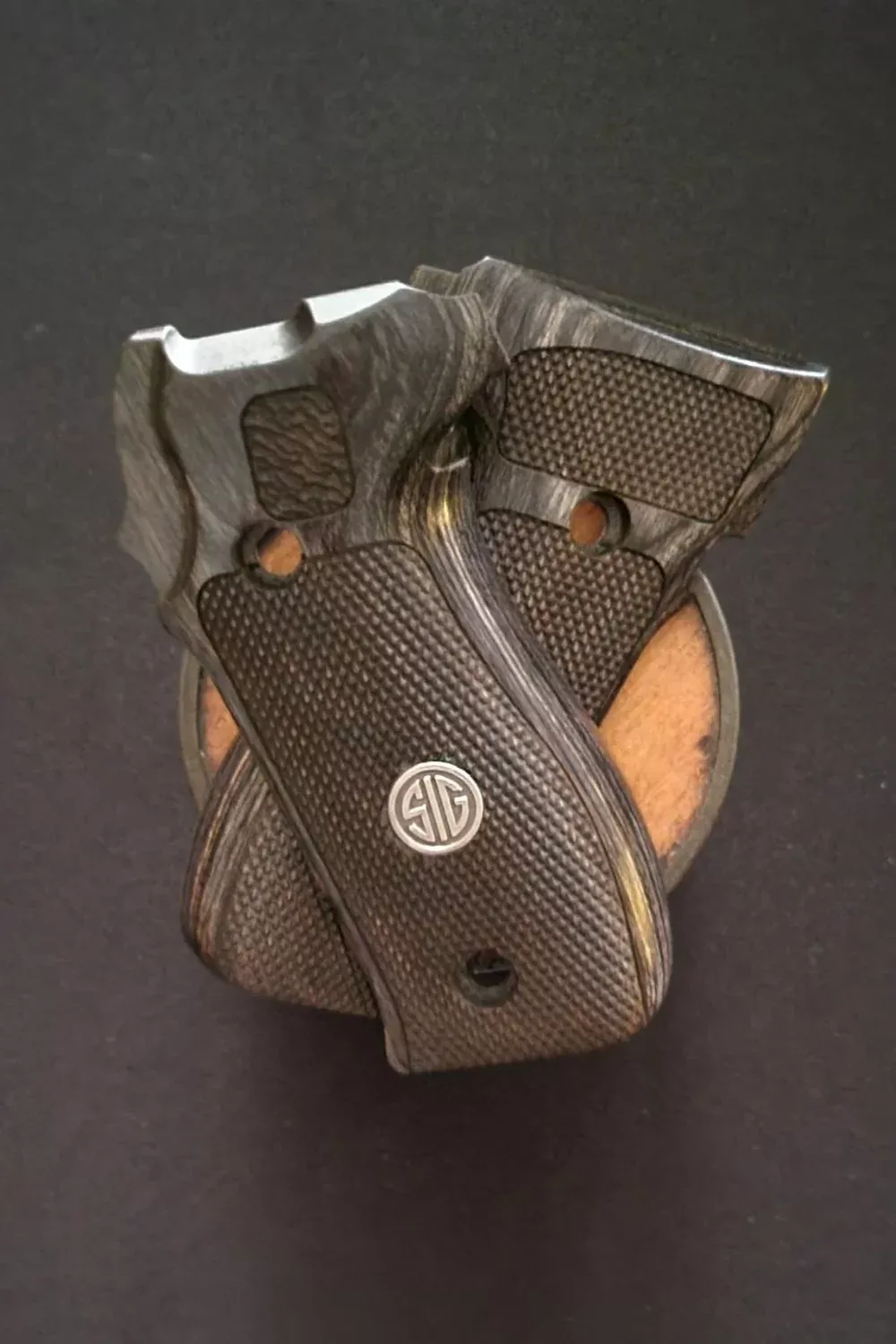 Sig Sauer 226D SilverBlack with Legion Design and SIG Medallions