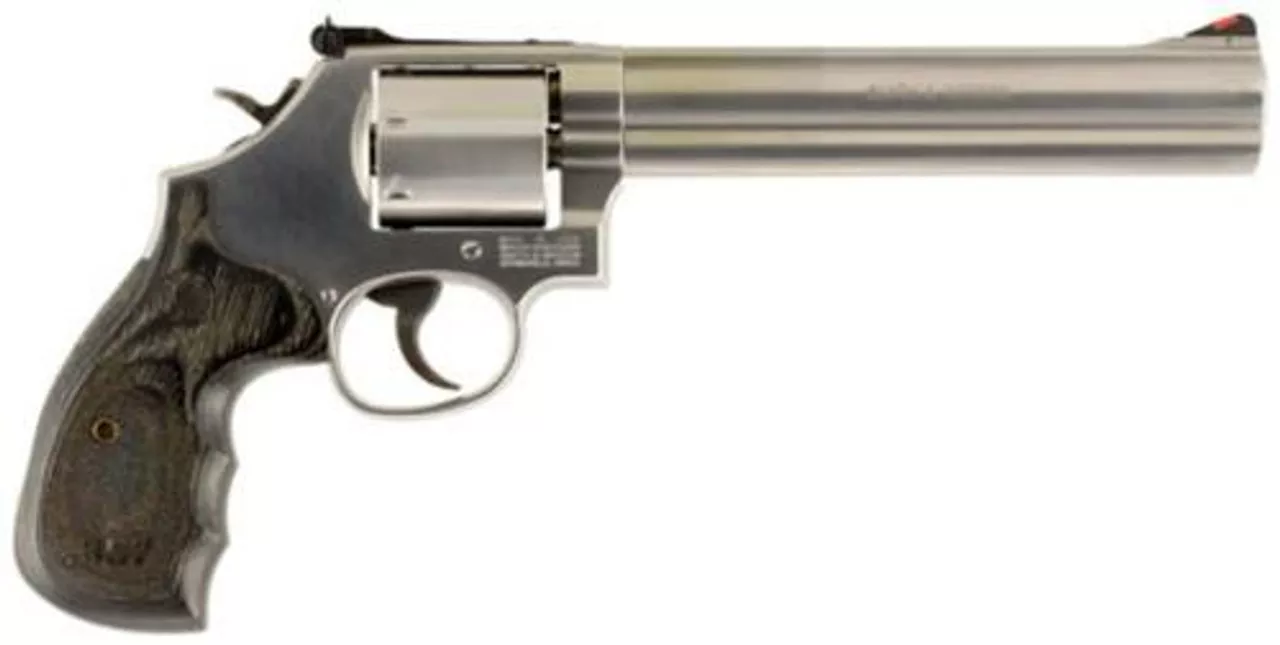 Smith & Wesson 686+, 357 Magnum, 7″, 7rd, Wood Grip, Stainless Steel