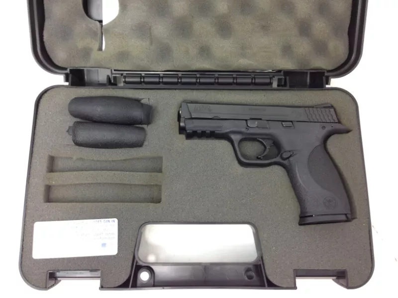 Smith & Wesson M&P .40 S&W cal Night Sites Pistol 10 rd