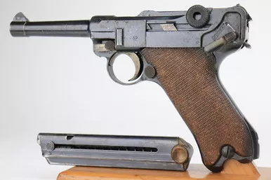 SOLD - 1918 DWM Luger (3659c - 21468)