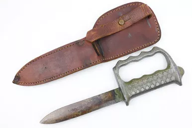 SOLD - New Zealand Commando Knuckle Knife