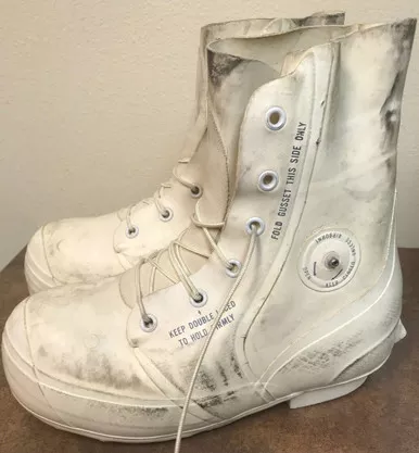 USED White Mickey Mouse or Bunny Boot With Valve